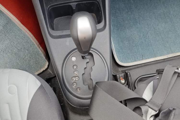 Used Suzuki Alto 2013 1.0L Automatic Luxury Model Gear Lever