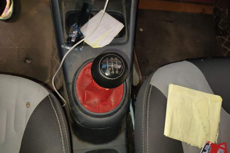Used Suzuki Alto 2013 Revised Version 1.0L Manual Comfort Edition Gear Lever