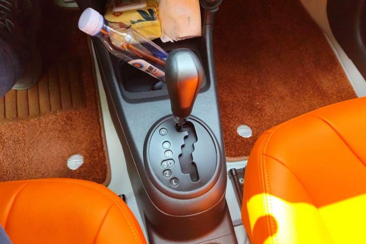 Used Suzuki Alto 2013 1.0L Automatic Luxury Model Gear Lever