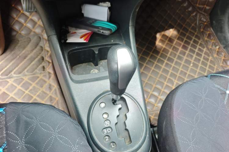 Used Suzuki Alto 2013 1.0L Automatic Luxury Model Gear Lever