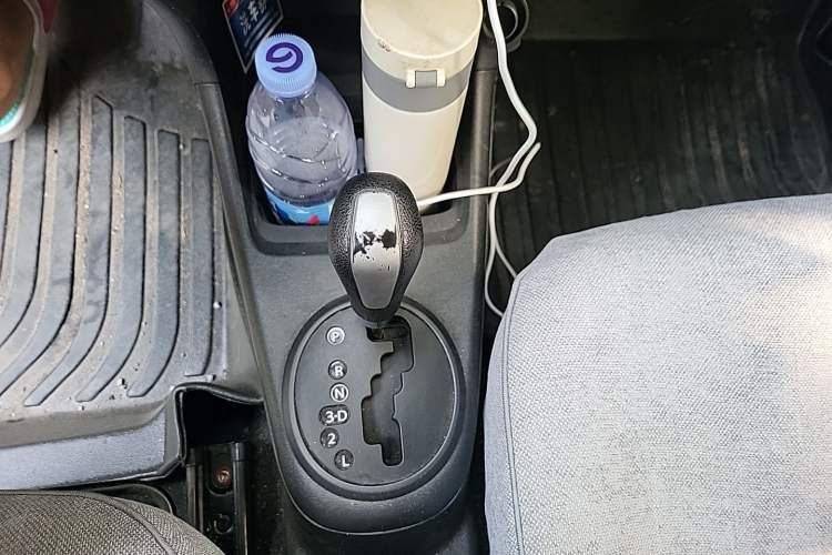 Used Suzuki Alto 2013 1.0L Automatic Luxury Model Gear Lever