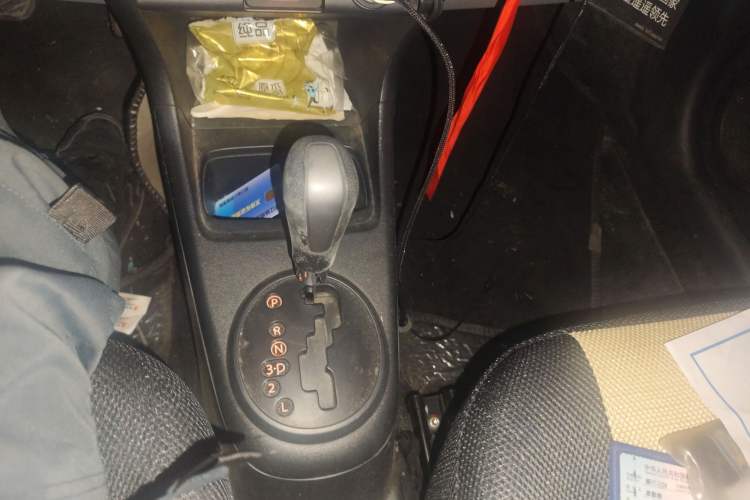Used Suzuki Alto 2013 1.0L Automatic Luxury Model Gear Lever