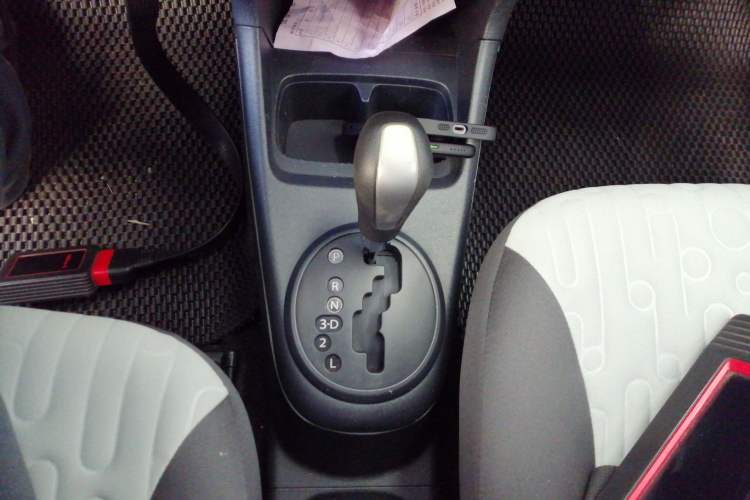 Used Suzuki Alto 2013 1.0L Automatic Luxury Model Gear Lever