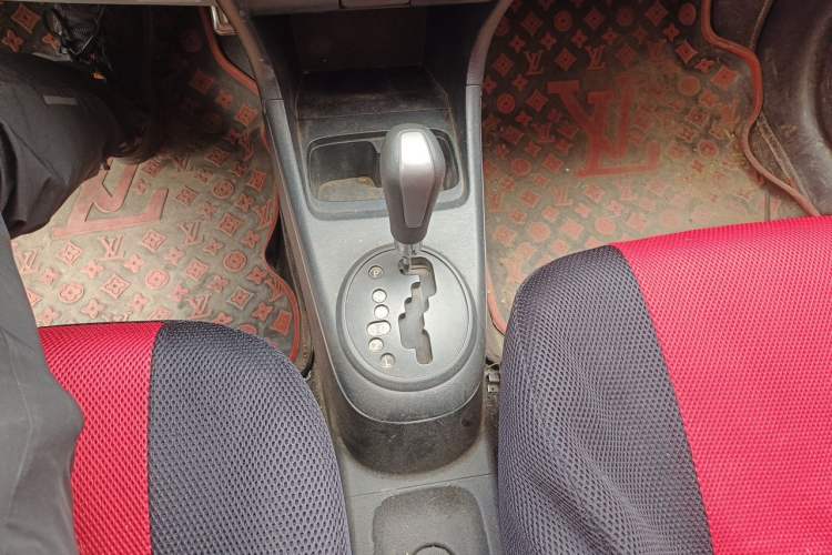 Used Suzuki Alto 2013 1.0L Automatic Luxury Model Gear Lever