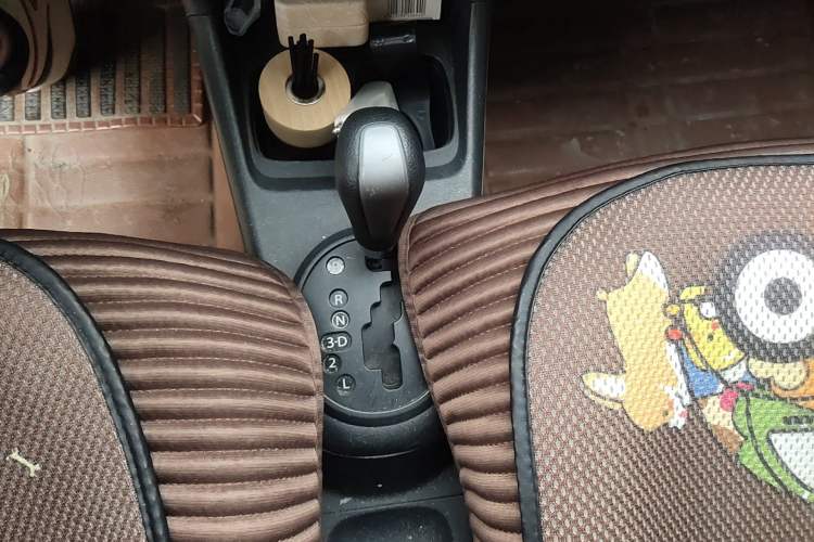 Used Suzuki Alto 2013 1.0L Automatic Luxury Model Gear Lever