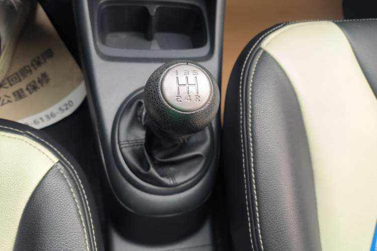 Used Suzuki Alto 2013 Revised Version 1.0L Manual Comfort Edition Gear Lever