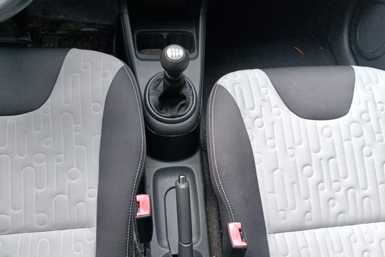 Used Suzuki Alto 2013 Revised Version 1.0L Manual Comfort Edition Gear Lever