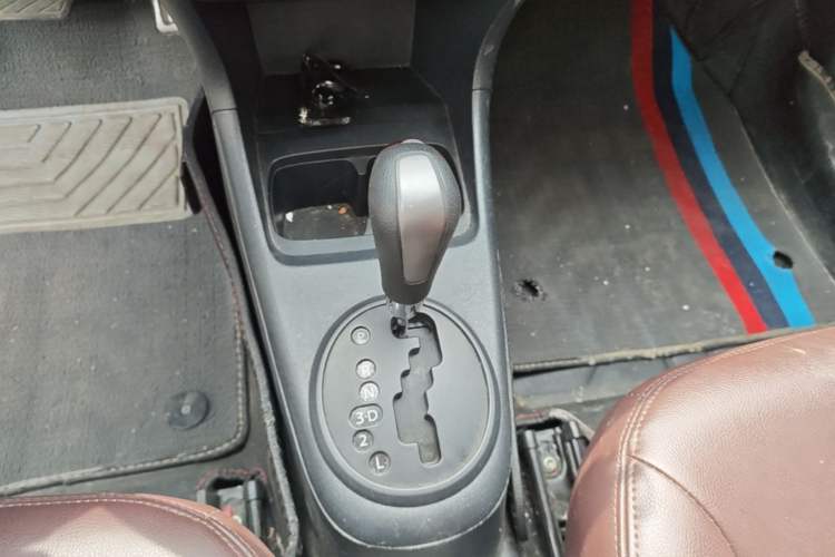 Used Suzuki Alto 2013 1.0L Automatic Luxury Model Gear Lever