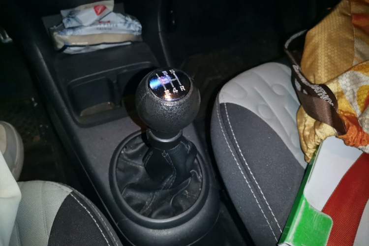 Used Suzuki Alto 2013 Revised Version 1.0L Manual Comfort Edition Gear Lever