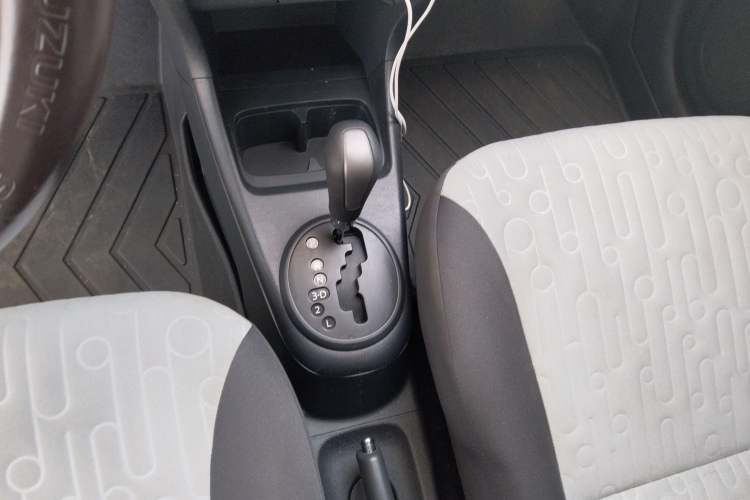 Used Suzuki Alto 2013 1.0L Automatic Luxury Model Gear Lever