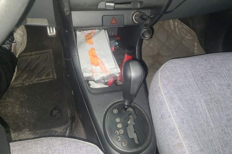 Used Suzuki Alto 2013 1.0L Automatic Luxury Model Gear Lever