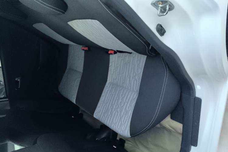 Used Suzuki Alto 2013 1.0L Manual Utility Model Interior 1