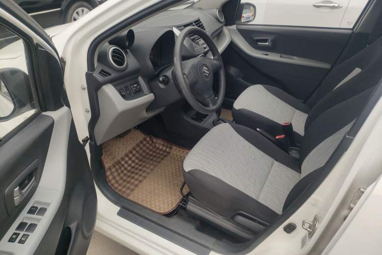 Used Suzuki Alto 2013 1.0L Automatic Luxury Model Interior 2