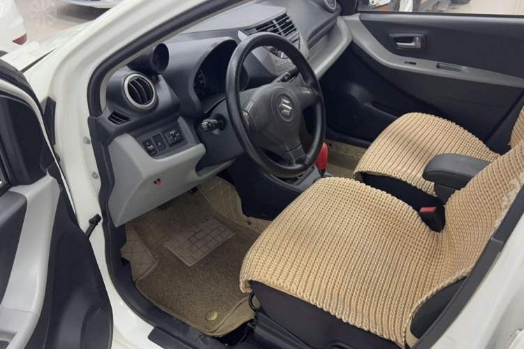 Used Suzuki Alto 2013 1.0L Automatic Luxury Model Interior 2