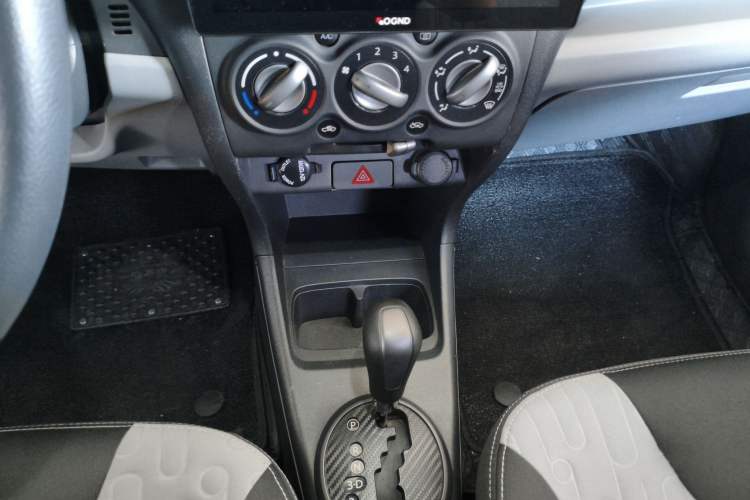 Used Suzuki Alto 2013 1.0L Automatic Luxury Model Interior 3