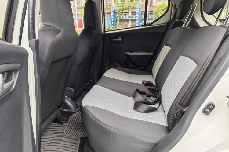Used Suzuki Alto 2013 1.0L Automatic Luxury Model Interior 3
