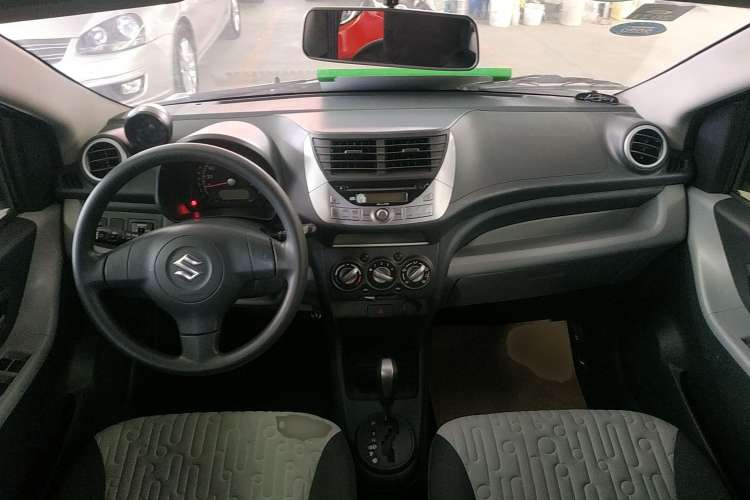 Used Suzuki Alto 2013 1.0L Automatic Luxury Model Interior 3