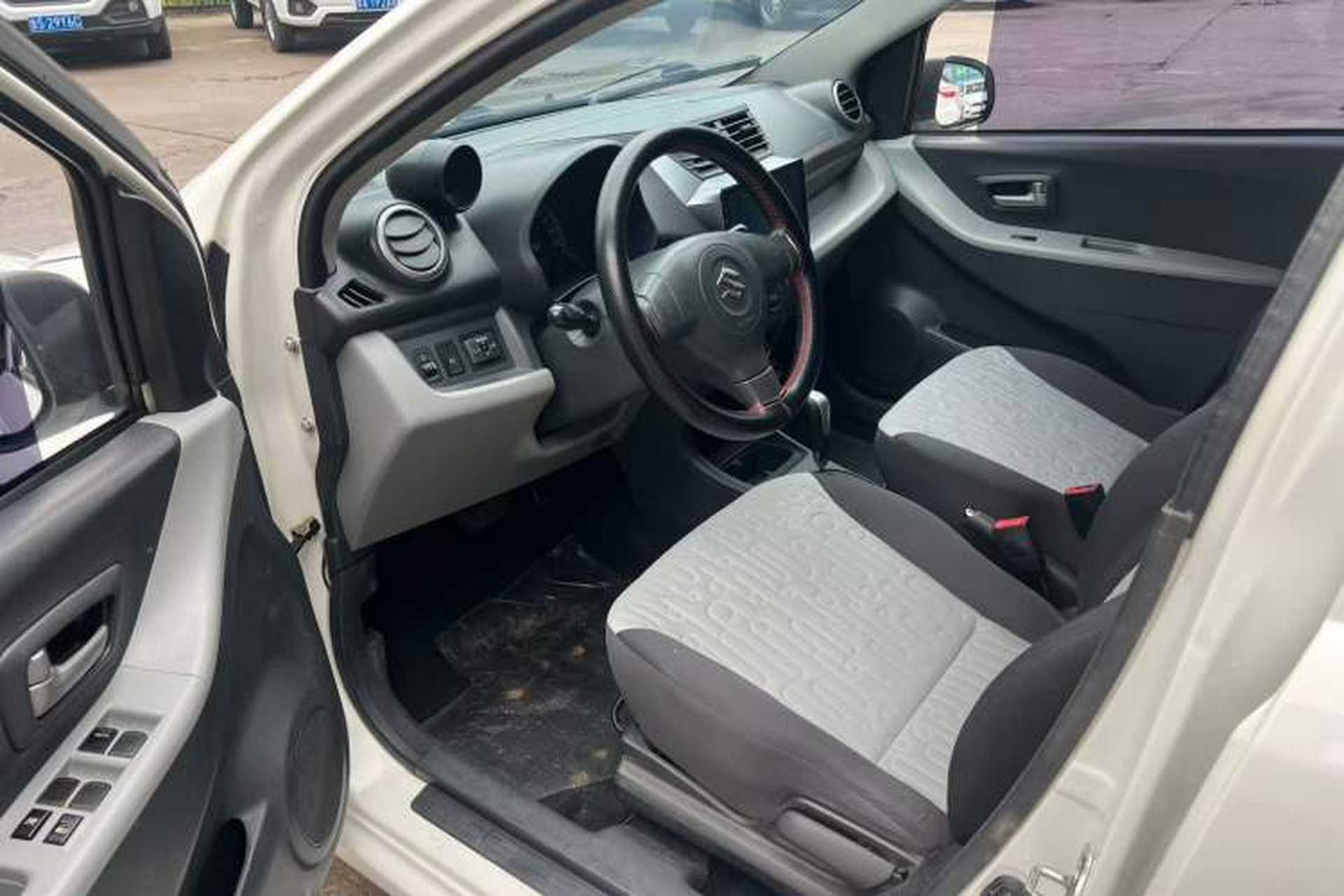 Used Suzuki Alto 2013 1.0L Automatic Luxury Model Interior 4