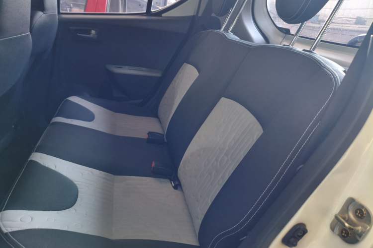 Used Suzuki Alto 2013 1.0L Automatic Luxury Model Interior 5