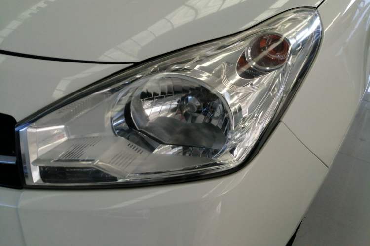Used Suzuki Alto 2013 1.0L Automatic Luxury Model Left Front Headlight