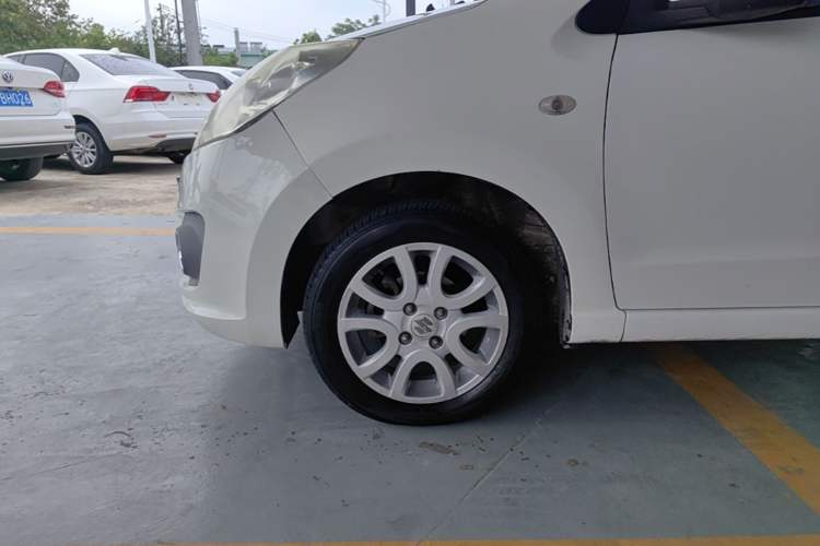 Used Suzuki Alto 2013 1.0L Automatic Luxury Model Left Front Wheel Hub