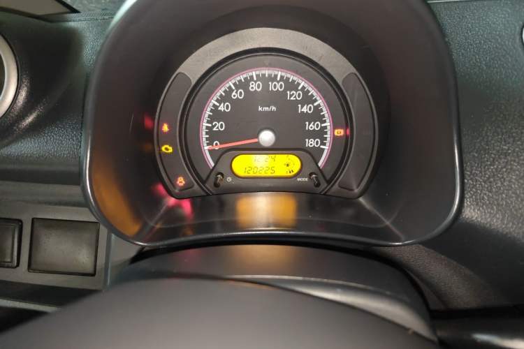 Used Suzuki Alto 2013 1.0L Manual Comfort Version Odometer Close Up