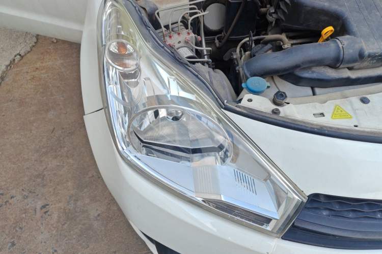 Used Suzuki Alto 2013 Revised Version 1.0L Manual Comfort Edition Right Front Headlight