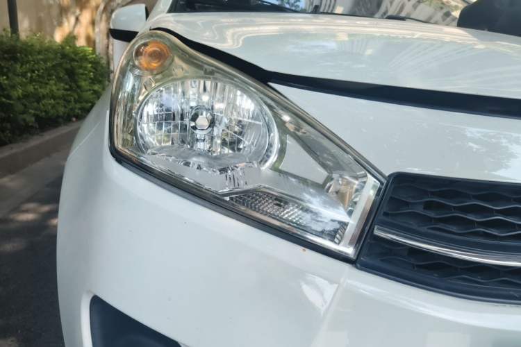 Used Suzuki Alto 2013 1.0L Automatic Luxury Model Right Front Headlight