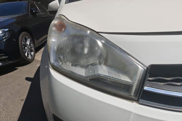 Used Suzuki Alto 2013 1.0L Manual Luxury Model Right Front Headlight