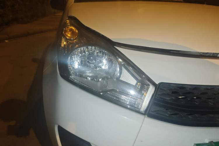 Used Suzuki Alto 2013 1.0L Manual Utility Model Right Front Headlight