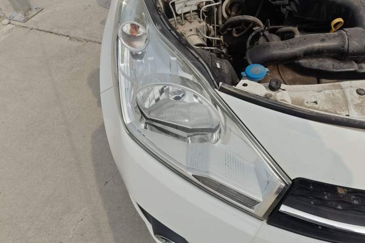 Used Suzuki Alto 2013 1.0L Automatic Luxury Model Right Front Headlight