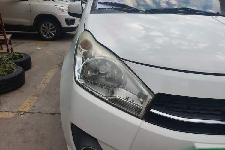 Used Suzuki Alto 2013 1.0L Manual Luxury Model Right Front Headlight