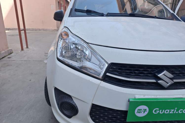Used Suzuki Alto 2013 1.0L Manual Utility Model Right Front Headlight