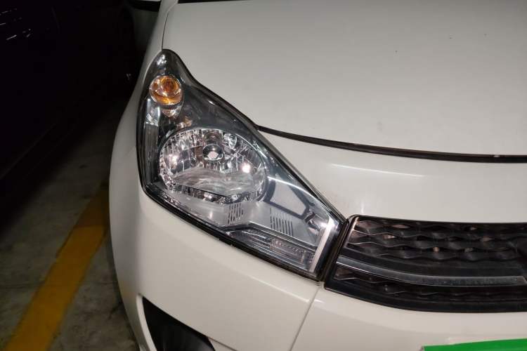 Used Suzuki Alto 2013 1.0L Automatic Luxury Model Right Front Headlight
