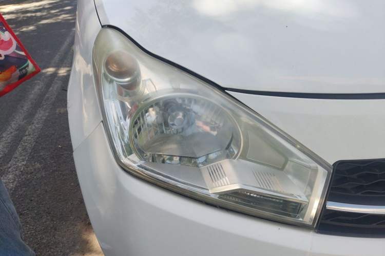 Used Suzuki Alto 2013 1.0L Automatic Luxury Model Right Front Headlight