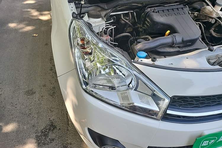 Used Suzuki Alto 2013 1.0L Automatic Luxury Model Right Front Headlight