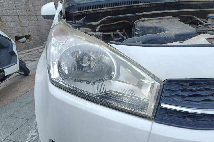 Used Suzuki Alto 2013 1.0L Automatic Luxury Model Right Front Headlight