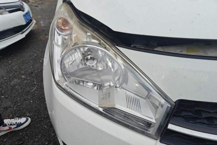 Used Suzuki Alto 2013 1.0L Manual Luxury Model Right Front Headlight