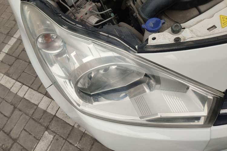 Used Suzuki Alto 2013 1.0L Automatic Luxury Model Right Front Headlight