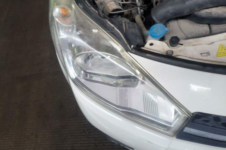 Used Suzuki Alto 2013 1.0L Manual Luxury Model Right Front Headlight