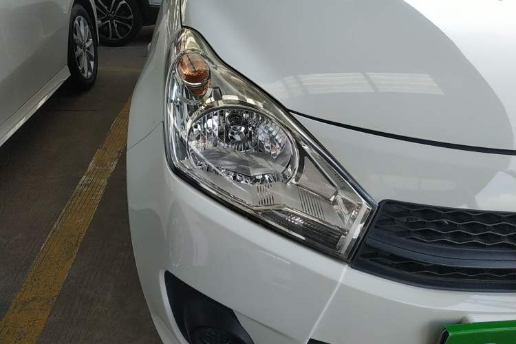 Used Suzuki Alto 2013 Revised Version 1.0L Manual Comfort Edition Right Front Headlight