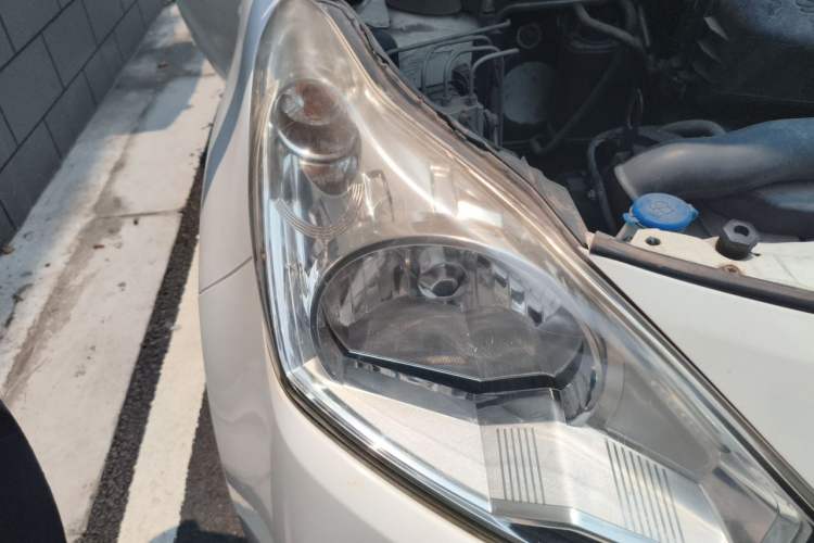 Used Suzuki Alto 2013 1.0L Manual Utility Model Right Front Headlight