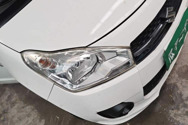 Used Suzuki Alto 2013 1.0L Manual Utility Model Right Front Headlight