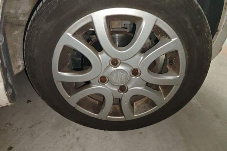 Used Suzuki Alto 2013 1.0L Automatic Luxury Model Right Front Wheel Hub