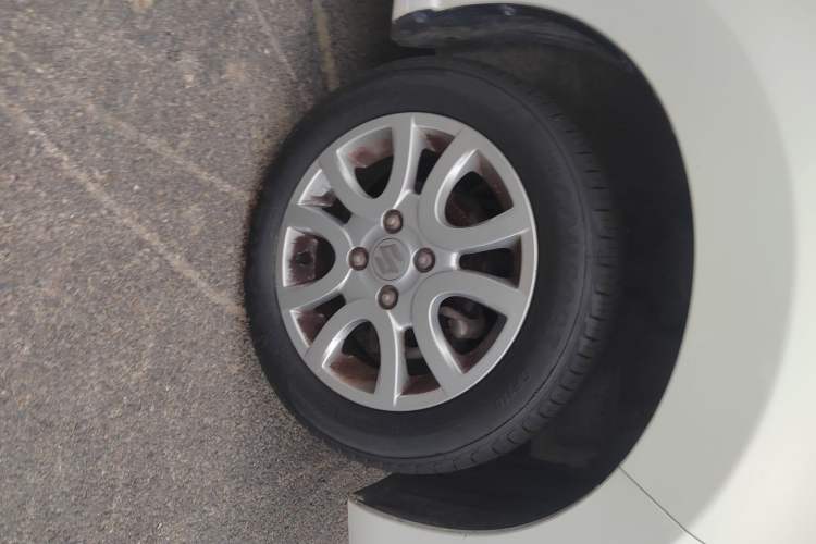 Used Suzuki Alto 2013 1.0L Automatic Luxury Model Right Front Wheel Hub