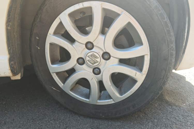 Used Suzuki Alto 2013 1.0L Manual Luxury Model Right Front Wheel Hub