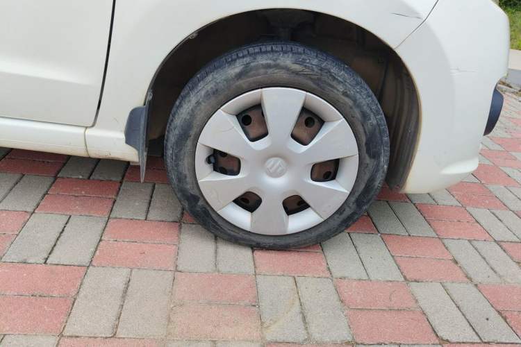 Used Suzuki Alto 2013 Revised Version 1.0L Manual Comfort Edition Right Front Wheel Hub