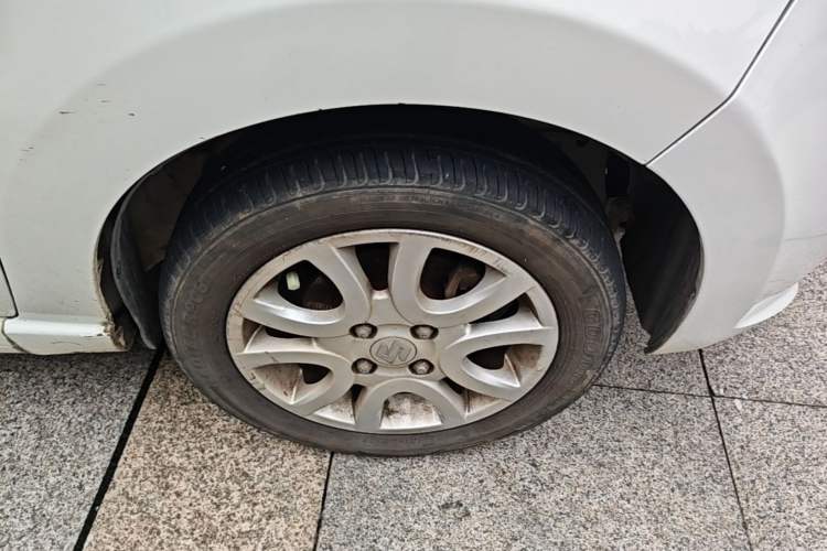 Used Suzuki Alto 2013 1.0L Manual Luxury Model Right Front Wheel Hub