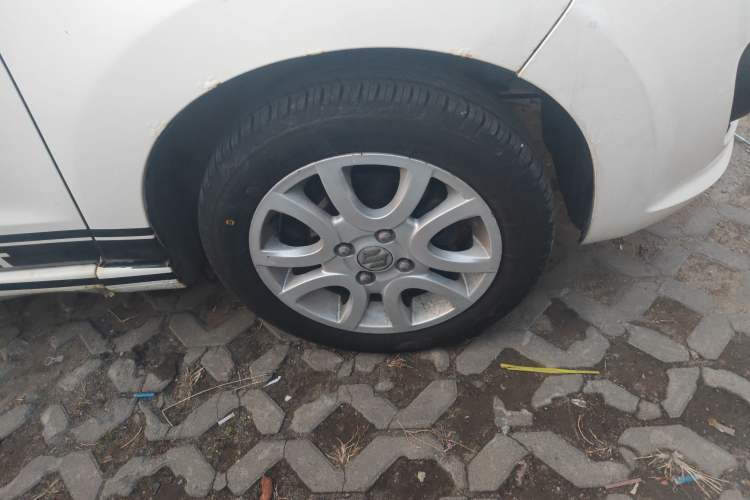 Used Suzuki Alto 2013 1.0L Automatic Luxury Model Right Front Wheel Hub