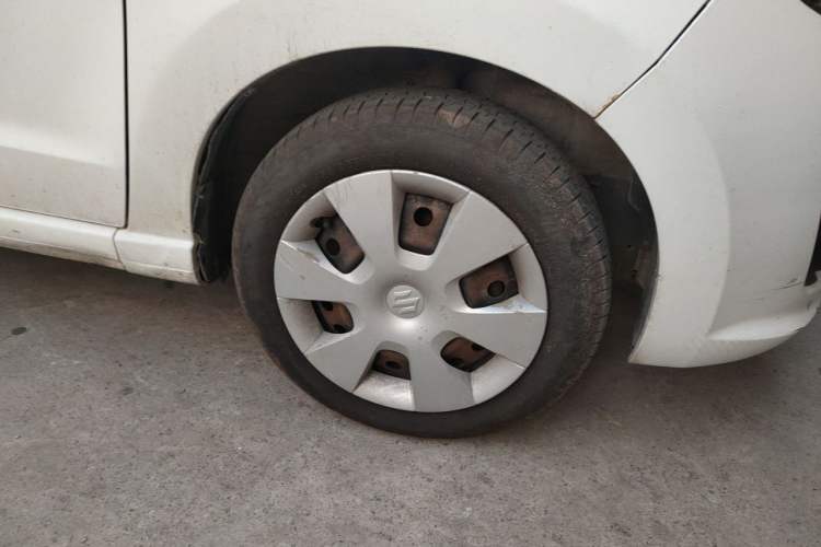 Used Suzuki Alto 2013 Revised Version 1.0L Manual Comfort Edition Right Front Wheel Hub